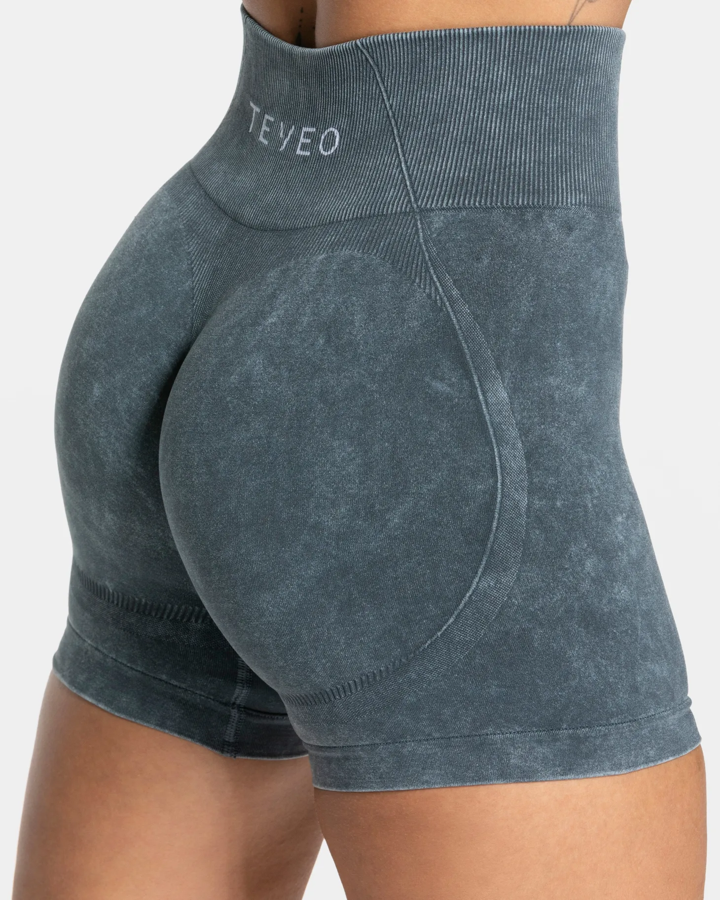 Shop Acid Covert Scrunch Short "" Damen Shorts