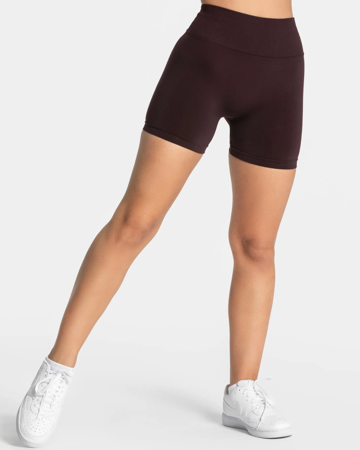 Shop Essence V-Back Covert Scrunch Short "" Damen Shorts
