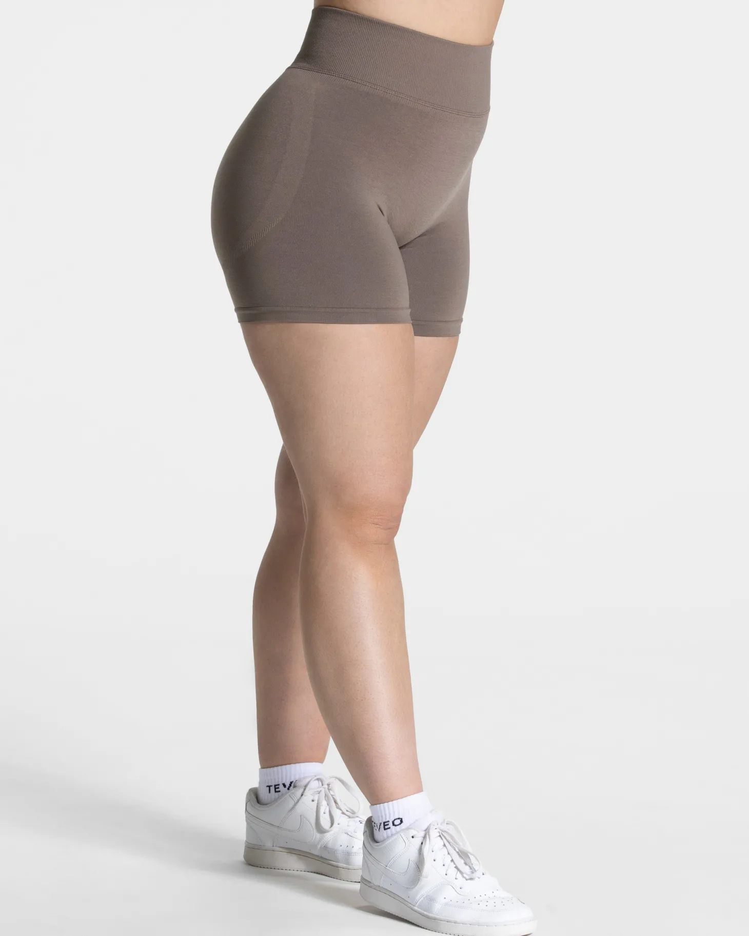 Flash Sale Femme Sculpt Scrunch Short "" Damen Shorts